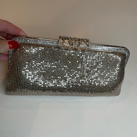 Silver metal mesh clutch… looks to be vintage - Picture 3 of 12